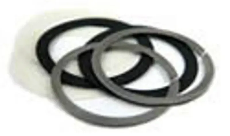 Chris King 1.25-inch Headset Seal and Snap Ring Kit in Black-1